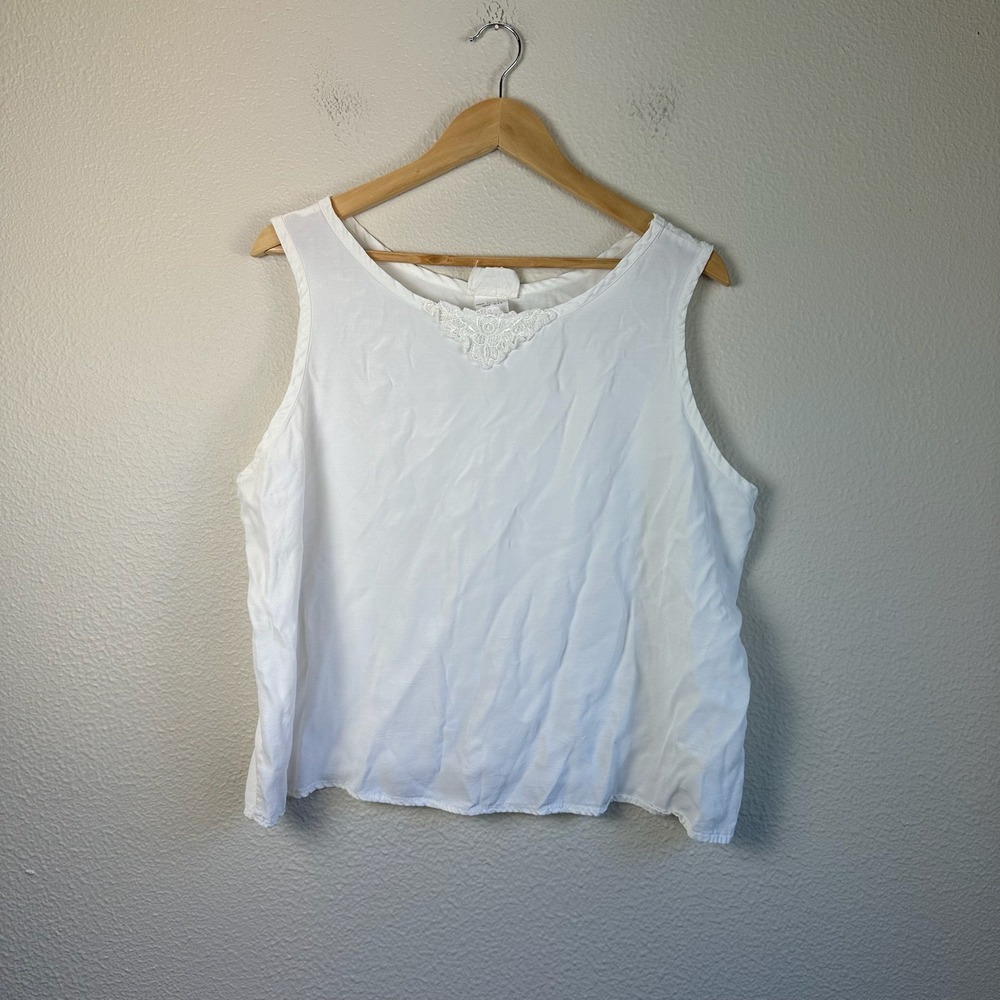 Anxiety Tank Top Women 2X White Excellent Lace Crochet V-Neck Sleeveless Shell